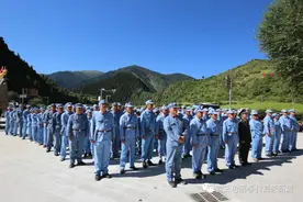 班玛县庆祝建党100周年、建军94周年暨退役坦克落成仪式在红军沟隆重举行图片