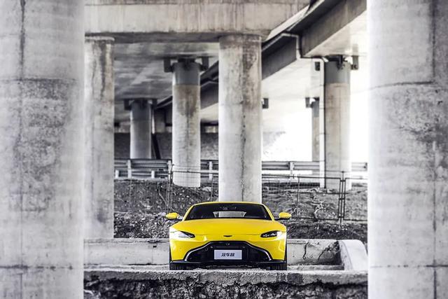 深度 | 柠檬雪糕，阿斯顿·马丁 V8 Vantage