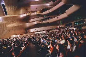 国粹京剧走向没落，火不过豫剧，是谁在营造戏曲的虚假繁荣图片