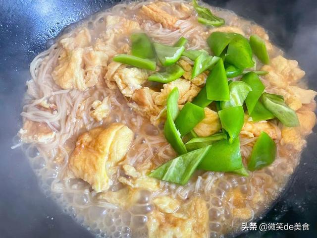 它营养丰富含有18种氨基酸，秋季常吃能提高免疫力，不知道真可惜