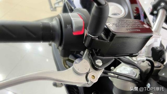 高颜值复古街车 飞鹰S25正式上市 售价1.38万/1.63万