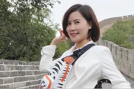 一个苗族主播女孩的命运突围图片