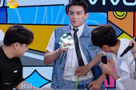 男星《快本》量腿长：180cm的杜海涛腿最短，19岁丁程鑫让人意外图片