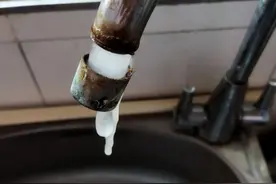 水管冻住了怎样快速解冻？这里有三个实用方法，任选其一轻松解决图片