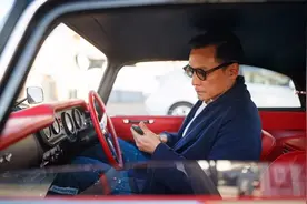 万万没想到，吴彦祖竟然开一台52岁的"破烂"老本田图片