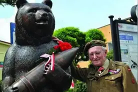 二战“英熊”——沃铁，一头抽烟喝酒的二战熊兵图片