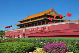 美国青年初来中国，前后反差如此之大，究其原因是为何？图片