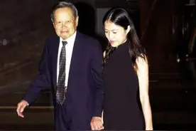 拐杖人生？翁帆为何要嫁给杨振宁？为名为利？图片