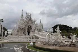 两母子的泰国之旅，泰国清迈必去的三个庙，黑庙，白庙，蓝庙图片