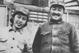她主动跟贺龙离婚，独自生活60多年，把女儿培养成少将，活了96岁图片