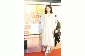 38岁阿Sa近照像瓷娃娃，提及好友阿娇变胖，她的回应超暖心图片