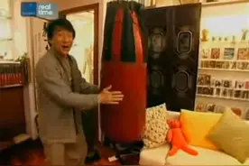 成龙香港豪宅竟在工业区，从外观看不出是住宅！内部却有无数暗门图片