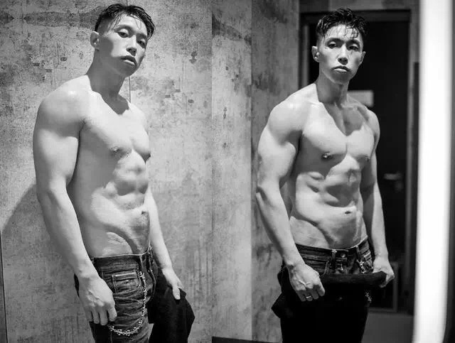 德云社烧饼成健身型男！与女神登上健美杂志！增肌原理你要知道