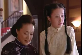 《金粉世家》中，八妹明明是庶出，为何却得到了所有人的宠爱？图片