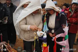 农村下葬后不包坟头，出殡3天后才圆坟，这3个圆坟礼仪你知道哪些图片