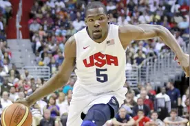 美国梦之队12人名单出炉！KD连任队长，内线仅1中锋，4连冠真悬了图片