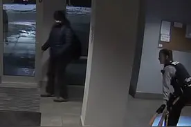 被加拿大警察暴力执法的华人女生：一直噩梦不断，希望踩头女警被革职；皇家骑警：涉事女警已被调到行政岗图片