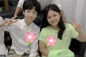 11岁王诗龄身高接近一米七，体形壮硕赶超李湘，网友：没白吃图片