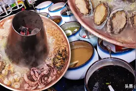 东北38元海鲜酸菜锅，有扇贝肉、大虾、章鱼足，竟然还有鲍鱼图片