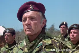 《野鹅敢死队》帽徽乱七八糟，为何被奉为军事片服饰经典？图片
