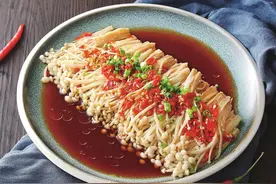 用剁椒制作五分钟快手菜，特别适合懒人学，酸辣爽口，下饭十足图片