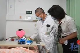 全球罕见！男孩天生无阴茎被遗弃，医生高难度手术让他重获新生图片