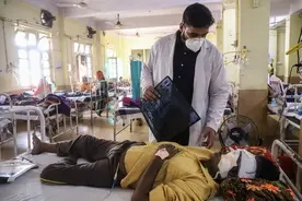 惨绝人寰！印度疫情肆虐，更可怕疾病又扩散，数千患者摘眼保命图片