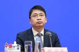 国家医保局：贫困人口住院和门诊慢特病费用报销比例达80%以上图片