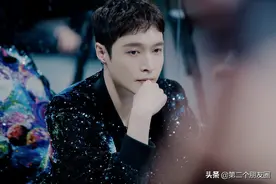 张艺兴李易峰上演无效拜拜，逗笑网友：双方粉丝相互揭短图片