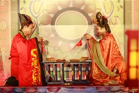 历史上最混乱的一场婚礼：来参加婚礼的人一半是警察，一半是毒贩图片