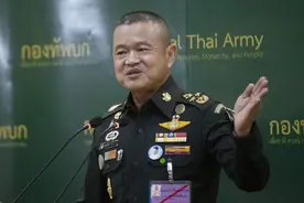 泰国新任陆军总司令，与泰王关系密切，上任后强调维护王室重要性图片