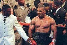 普通人和职业拳击手对打是什么感觉？图片