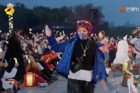 千年前，唐明皇在此听曲，千年后，宁静一曲〈夜未央〉：令人颤栗图片