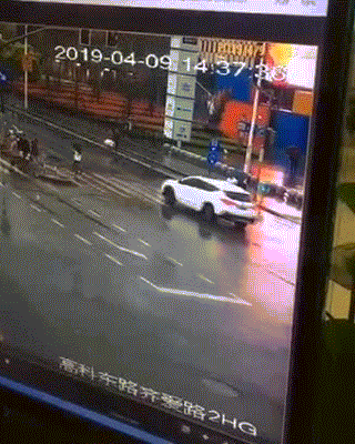 搞笑，上课偷吃的学生你见过，偷吃的老师你见过么？图片