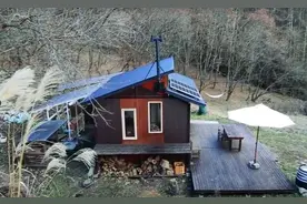亲手打造19平米森林小木屋，小屋其乐融融，与家人关系更好了图片