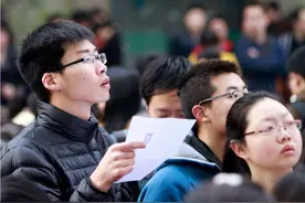 公务员晋升若平步青云，50岁能到哪个级别，只有少数人可实现图片