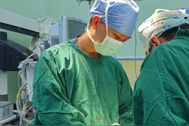 女子被诊断为“舌癌”，罪魁祸首竟是半年前吃了一条鱼图片