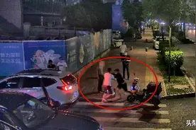 我为群众办实事｜男子与外卖骑手“街头格斗”，警方：拘！图片