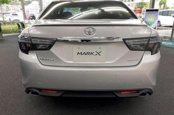 丰田新一代锐志曝光！新车酷似轿跑，3.5L V6+后驱，只可惜不国产