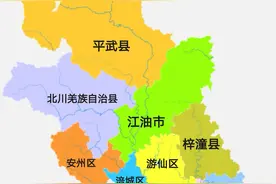 俯瞰绵阳南郊机场，四川省内仅次于成都双流的第二大机场图片