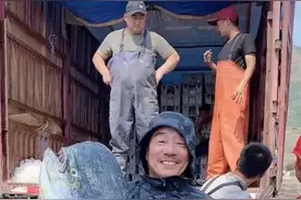 羊口渔民，捕获罕见大鱼图片