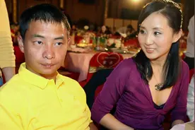 昔日体操王子李小双，退役后迎娶女歌星，如今47岁创业身家过亿图片