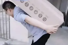 雪中送炭！郭威搬家，小七从九江赶往驻马店帮忙，网友：人美心善图片