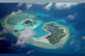 300亿造岛，如今永暑岛作用凸显，外媒：作用不亚于两艘航空母舰图片