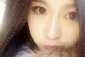 小说：“你都有女朋友了，还骚扰我干嘛？”图片