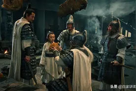 三国名场面之孙坚藏玉玺图片