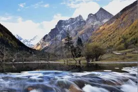 这两座山是四川第一第二高峰，它俩是四川的“山王”，你去看过吗图片