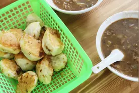 闻名河南的北舞渡胡辣汤，肉块大味道好，3大锅不够卖，8人忙不赢视频封面