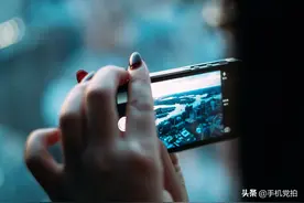 想把普通生活，拍出新鲜感？学会营造“新情景”，拍出“陌生感”图片