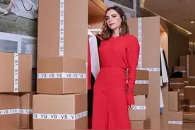 维多利亚发模特穿透视衫照，违规惹众怒，和“美队”待遇正相反图片